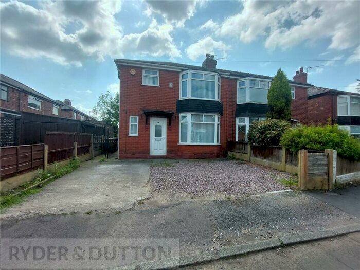 3 Bedroom Semi-Detached House To Rent In Milton Avenue, Droylsden, Manchester, M43