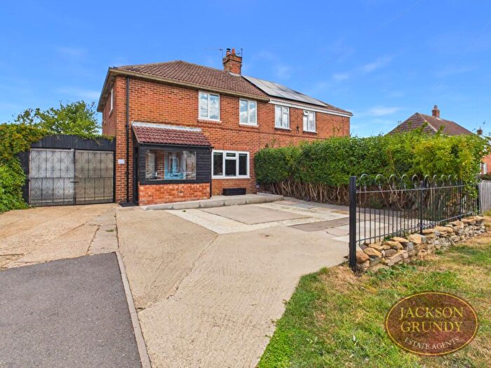 3 Bedroom Semi-Detached House For Sale In Ashby Road, Welton, NN11