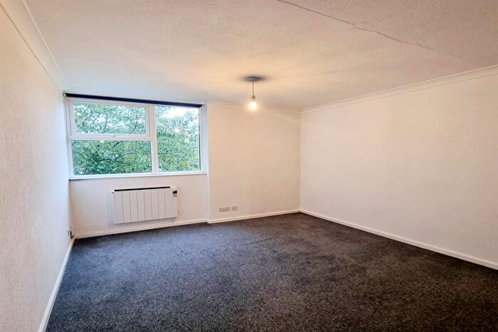 1 Bedroom Apartment To Rent In Carlton House, Littlehampton Road, Worthing, BN13