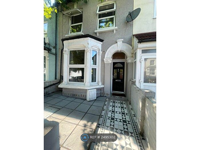 5 Bedroom Terraced House To Rent In Westdown Road, London, E15