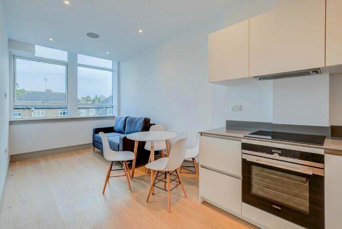 2 Bedroom Flat To Rent In Broad House, Imperial Drive, Rayners Lane, HA2