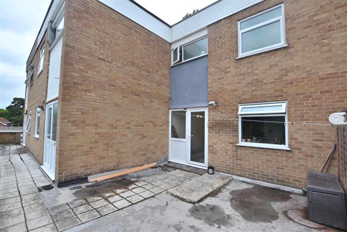 2 Bedroom Apartment For Sale In Fleet Road, Fleet, GU51