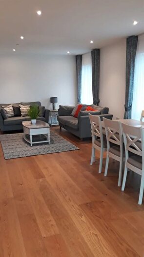 3 Bedroom Flat To Rent In Colindale Avenue, London, NW9