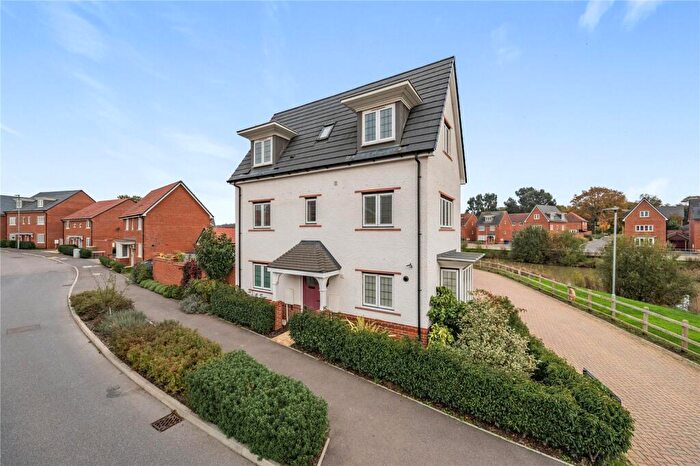 4 Bedroom Detached House For Sale In St. Georges Park, Binfield, Bracknell, Berkshire, RG42