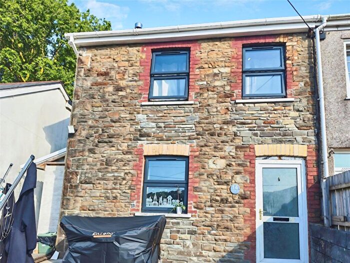 3 Bedroom Semi-Detached House For Sale In Old Road, Pontardawe, Swansea, Neath Port Talbot, SA8
