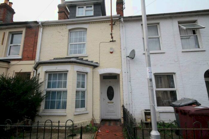 5 Bedroom House To Rent In De Beauvoir Road, Reading, RG1