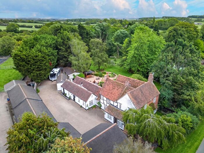5 Bedroom Detached House For Sale In Banbury Road, Ladbroke, Southam Warwickshire, CV47