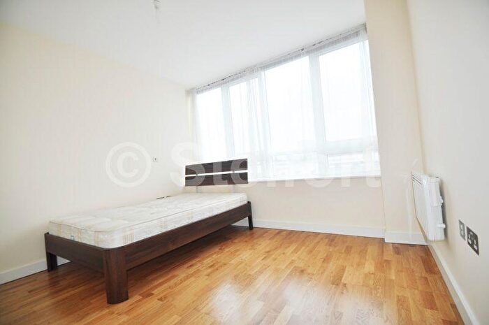 2 Bedroom Flat To Rent In Axminster Road, London, N7