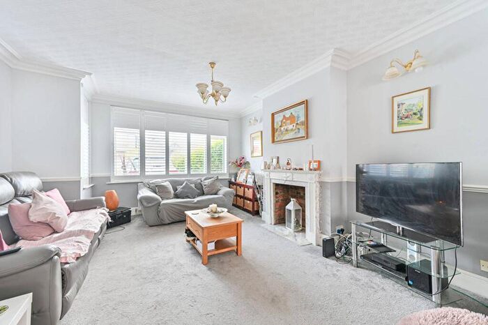 4 Bedroom Semi-Detached House For Sale In Queenscourt, Wembley, HA9