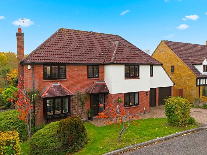 5 Bedroom Detached House For Sale In South View, Dunmow, Essex, CM6