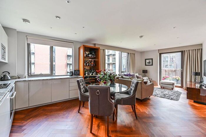 2 Bedroom Flat For Sale In New Union Square, Nine Elms, London, SW11