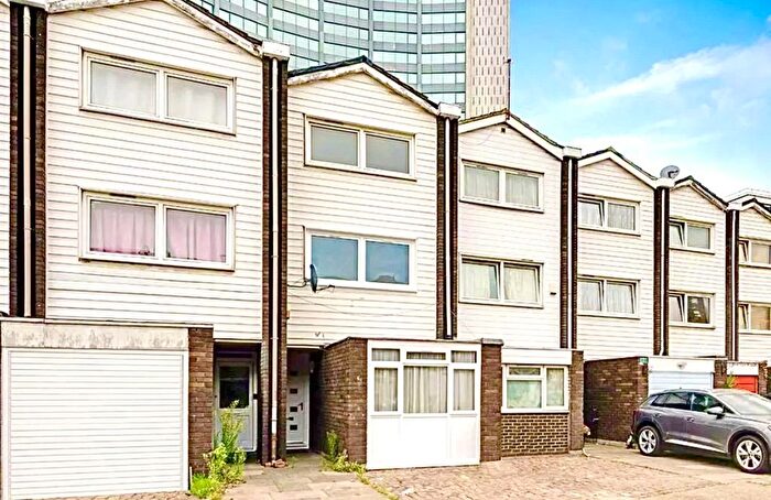 4 Bedroom Terraced House To Rent In Aisgill Avenue, London, W14