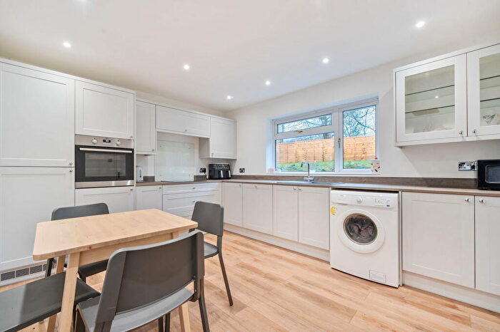 3 Bedroom Detached Bungalow For Sale In Edgecombe Way, St. Anns Chapel, Gunnislake, PL18 - Photo 4