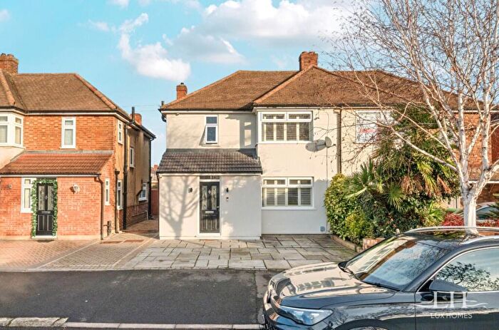 3 Bedroom Semi Detached House For Sale In Maybank Avenue, Hornchurch, RM12