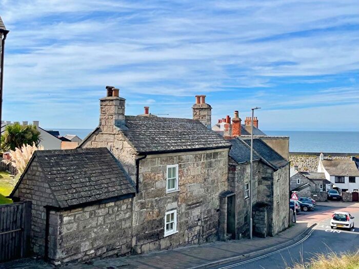 2 Bedroom Terraced House For Sale In High Street, Fortuneswell, DT5