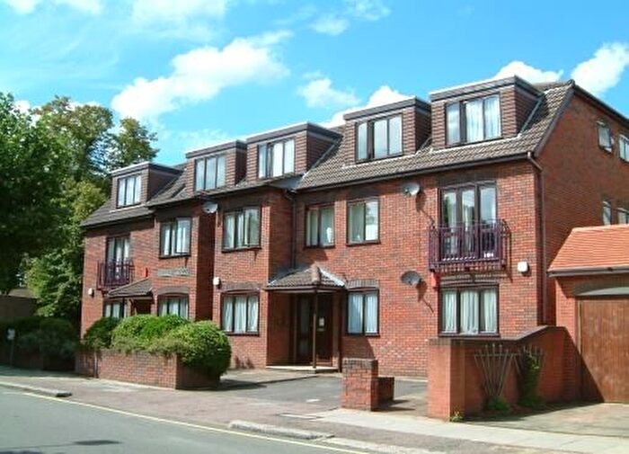 2 Bedroom Flat To Rent In Elderberry Lodge, Finchley, N12