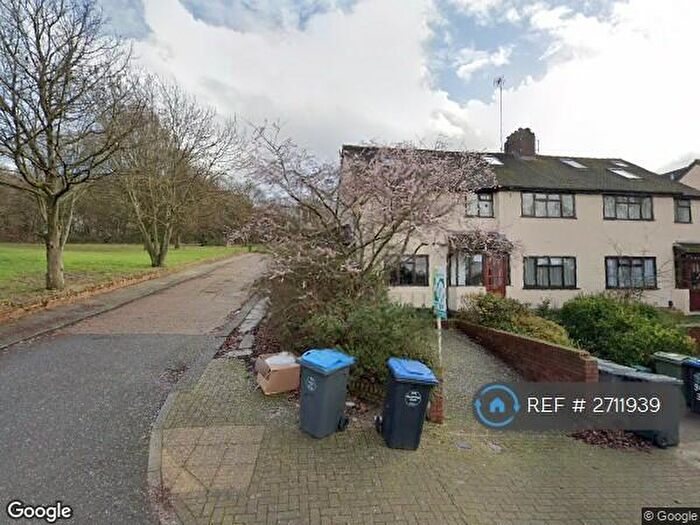 2 Bedroom Maisonette To Rent In Beverley Gardens, Wembley, HA9