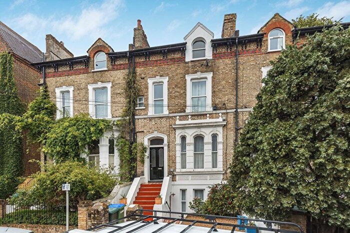 1 Bedroom Flat For Sale In Queens Road, Twickenham, TW1