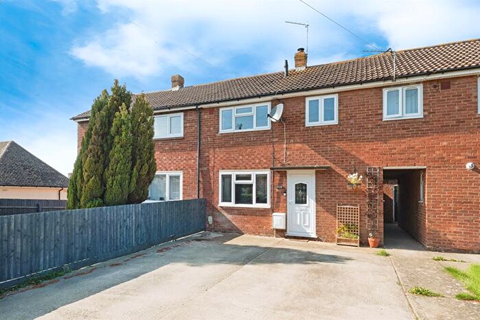 3 Bedroom Terraced House For Sale In Westhill Avenue, Brackley, NN13