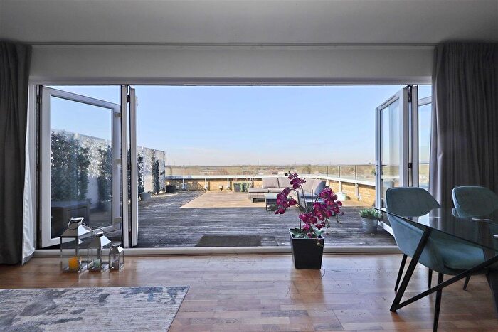 1 Bedroom Flat For Sale In Kings Mill Way, Denham, UB9