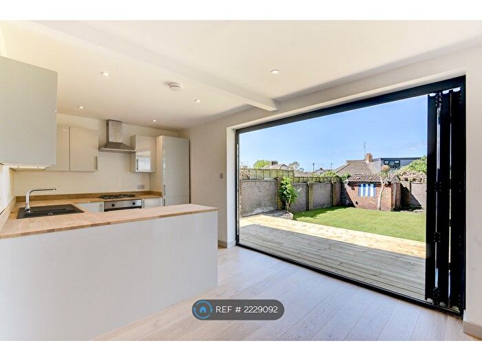 4 Bedroom Semi-Detached House To Rent In Stoney Lane, Shoreham-By-Sea, BN43