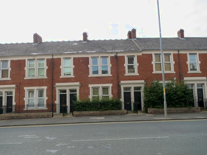 3 Bedroom Flat To Rent In Saltwell Road, Gateshead NE8