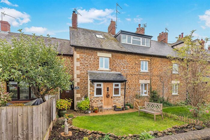 3 Bedroom Cottage For Sale In Queen Street, Middleton Cheney, OX17