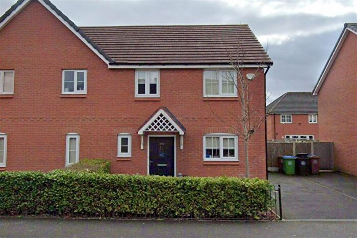 3 Bedroom Semi-Detached House To Rent In Entwisle Road, Roch Bank, Rochdale, OL16