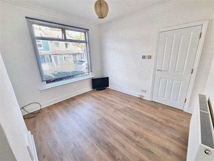 3 Bedroom House To Rent In Byron Road, Leyton, E10