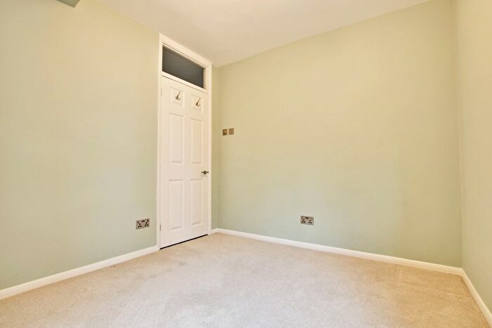 2 Bedroom Flat To Rent In Copers Cope Road, Beckenham, BR3