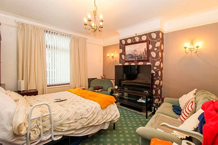 3 Bedroom Terraced House For Sale In Woodcock Street, Wakefield, WF1
