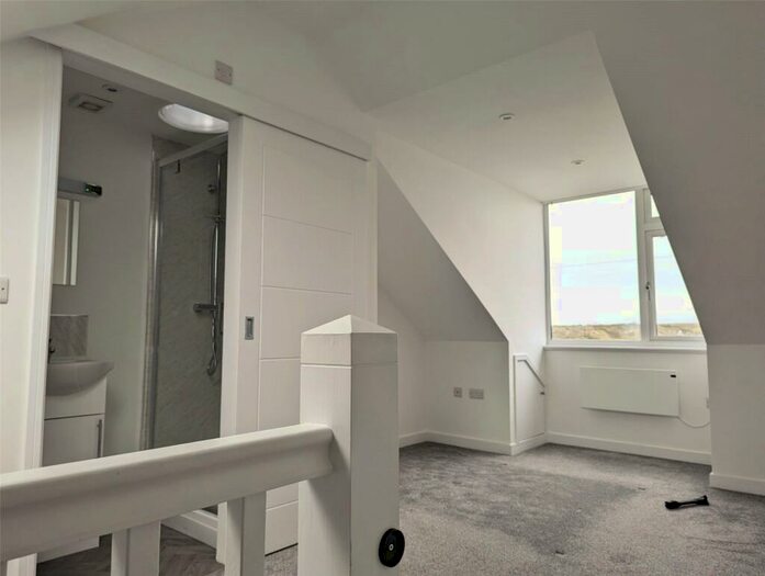 2 Bedroom Apartment To Rent In Clifton Court, Portland, Dorset, DT5