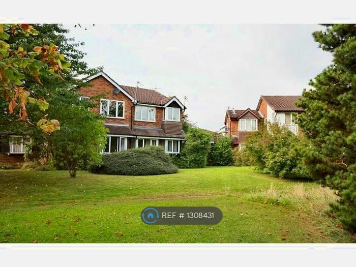 1 Bedroom Flat To Rent In Heatherfield Court, Wilmslow SK9