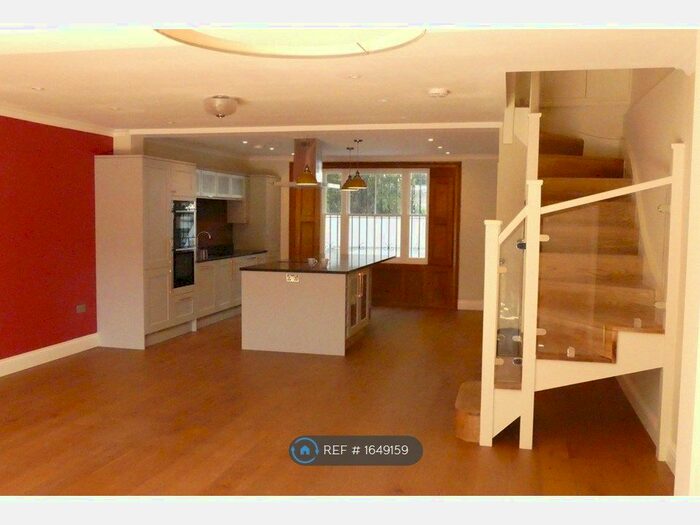 2 Bedroom Maisonette To Rent In A, Fulham, SW6