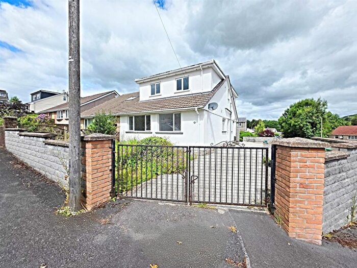 3 Bedroom Semi-Detached House To Rent In Elm Grove, Cefn Farm, Pontypridd, CF37