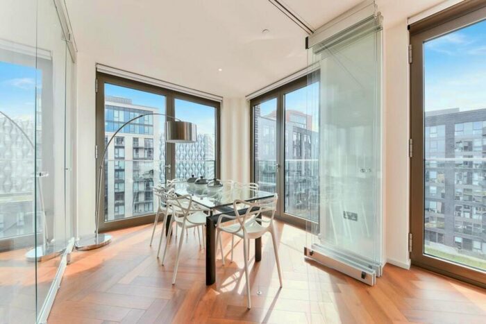 2 Bedroom Flat To Rent In Embassy Gardens, Nine Elms, SW11