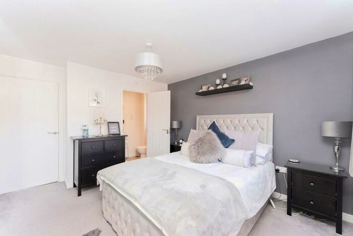 4 Bedroom Detached House For Sale In New Lincoln Road, Oakley Park, Ellesmere Port, CH65
