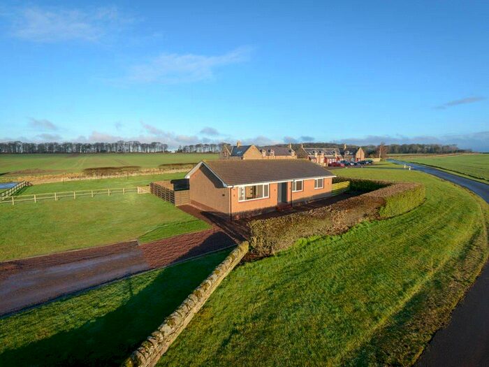 3 Bedroom Bungalow To Rent In The Bungalow, Queenstonbank, North Berwick, EH39