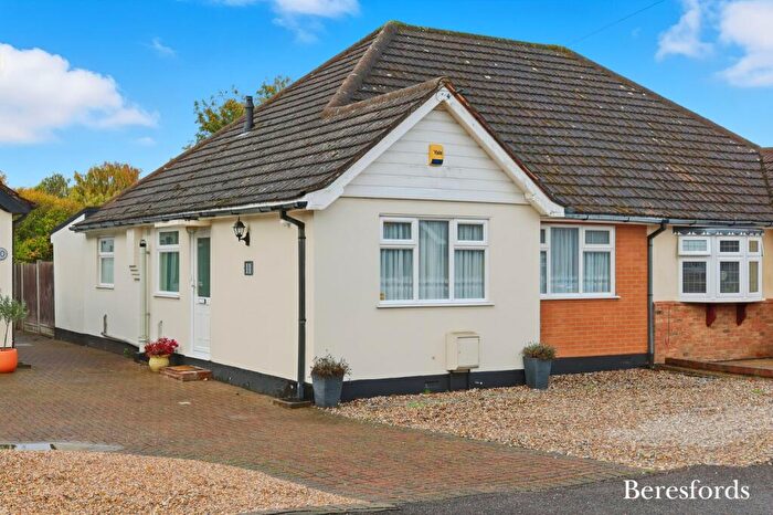 2 Bedroom Bungalow For Sale In Crossby Close, Mountnessing, CM15