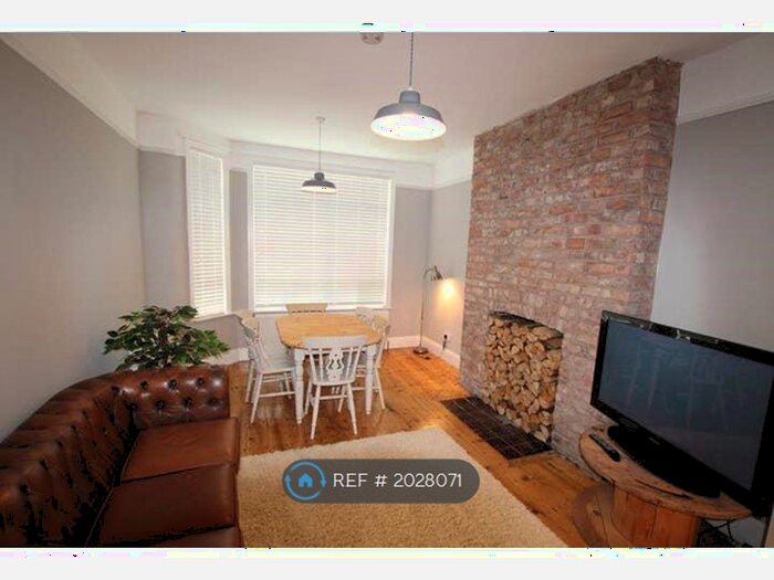3 Bedroom Flat To Rent In Albert Road, Manchester, M19