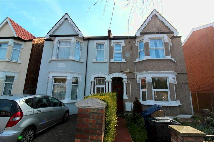 Studio To Rent In Melbourne Avenue, Ealing, W13