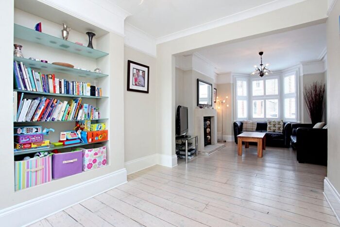 3 Bedroom Terraced House To Rent In Devereux Road, Windsor, SL4