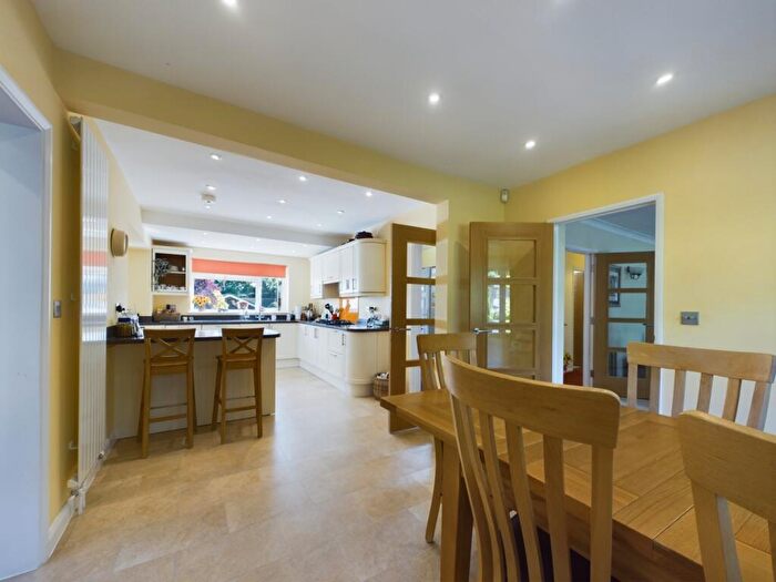 4 Bedroom Detached House For Sale In Long Copse Close, Bookham, Leatherhead, KT23