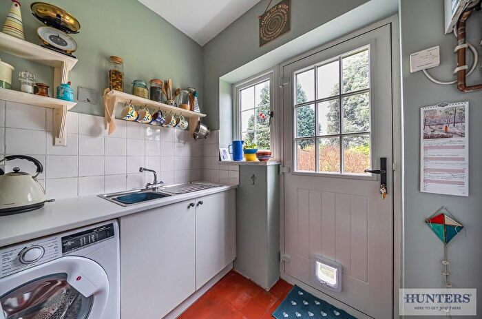 3 Bedroom End Of Terrace House For Sale In Bostall Lane, London, SE2