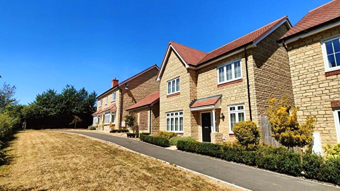 4 Bedroom Detached House For Sale In Vartenham Close Milborne Port, DT9