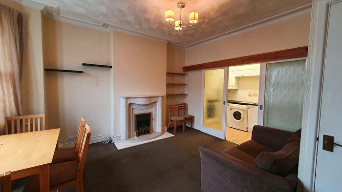 1 Bedroom Flat To Rent In Heathfield Road, Heath, Cardiff, CF14
