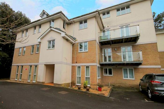 2 Bedroom Flat To Rent In North Road, Parkstone, BH14