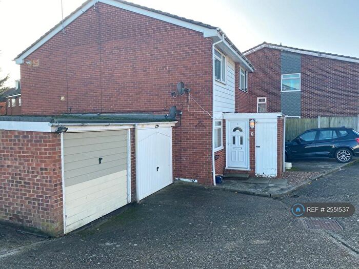 3 Bedroom Maisonette To Rent In Limes Avenue, Chigwell, IG7