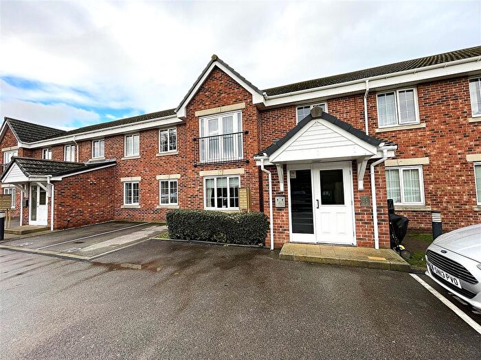 2 Bedroom Flat For Sale In Moat Way, Brayton, Selby, YO8