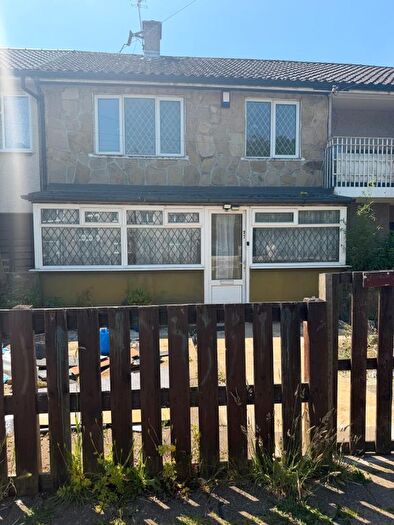 3 Bedroom Town House To Rent In Tenbury Fold, Bradford, West Yorkshire, BD4